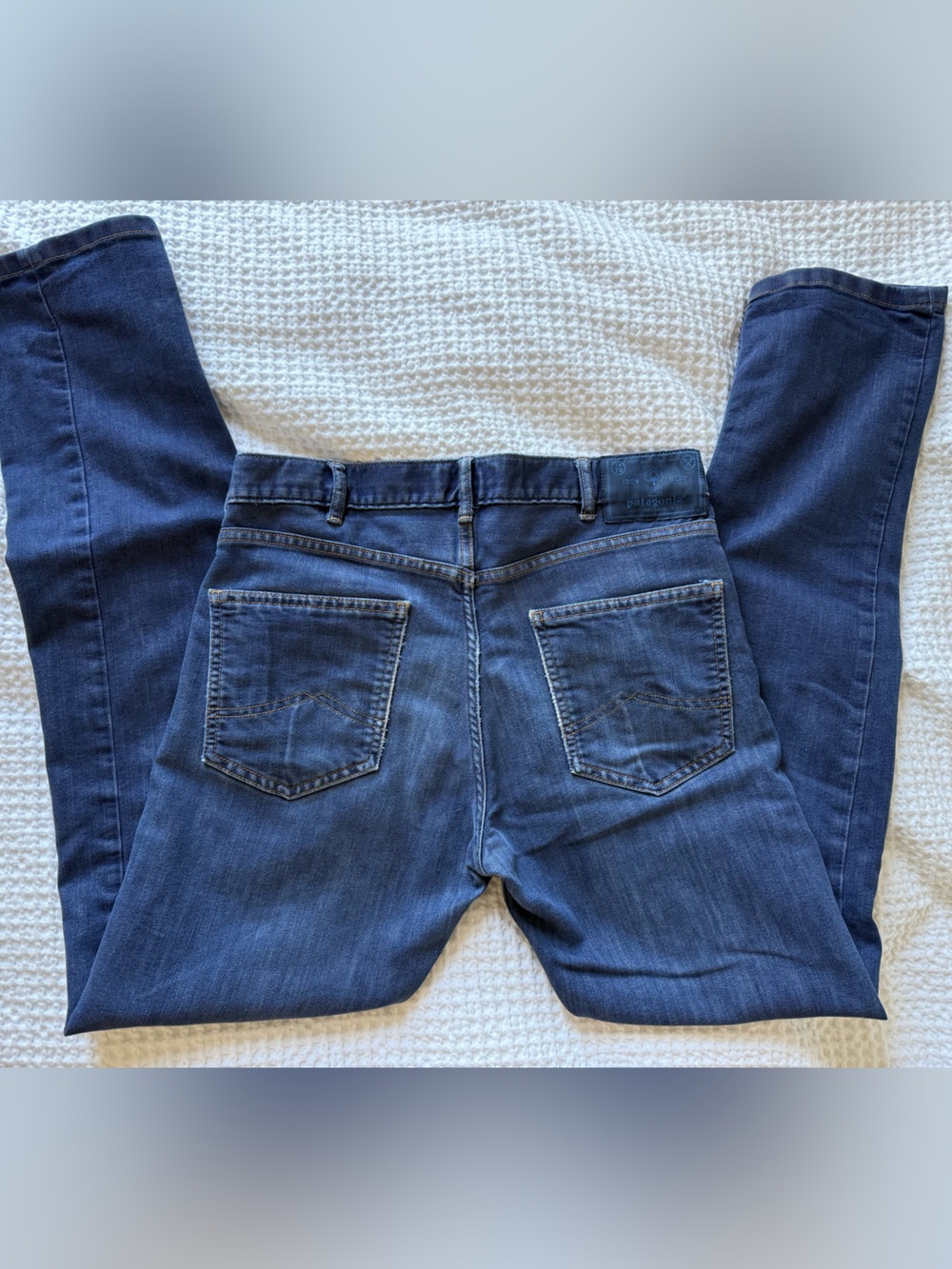 Patagonia Men’s Straight Jeans in Dark Indigo Blue